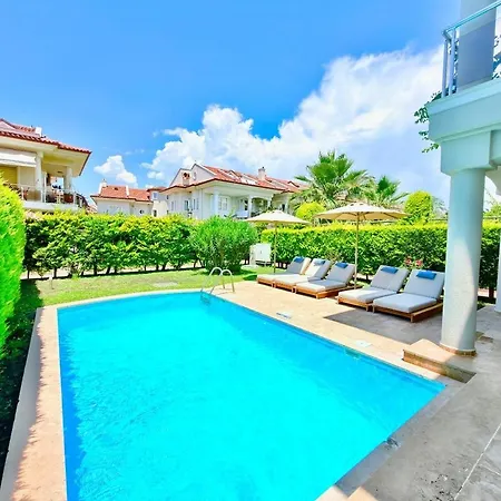 Fethiye-çalış'ta 5 Yatak Odalı 10 Kişilik Coral 4 Villa Fethiye