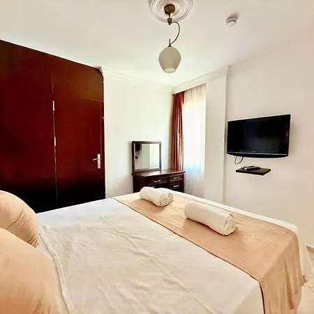 Fethiye-çalış'ta 5 Yatak Odalı 10 Kişilik Coral 4 *