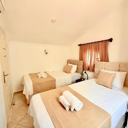 Fethiye-calis'ta 5 Yatak Odali 10 Kisilik Coral 4 Villa *