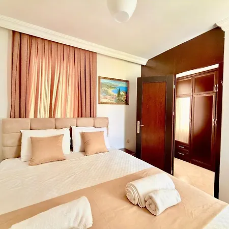 Fethiye-calis'ta 5 Yatak Odali 10 Kisilik Coral 4 Villa