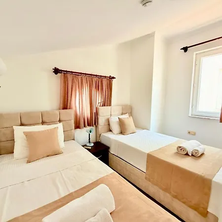 Fethiye-calis'ta 5 Yatak Odali 10 Kisilik Coral 4 * Fethiye