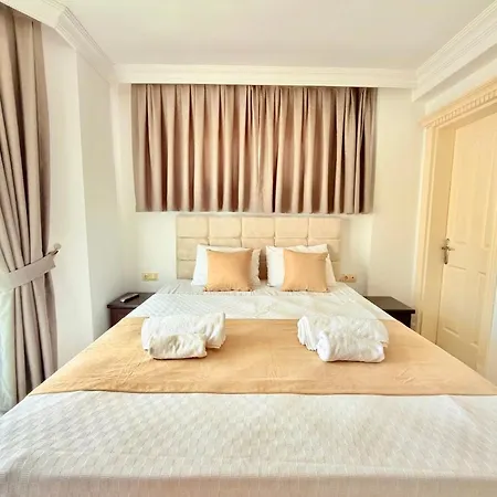Fethiye-çalış'ta 5 Yatak Odalı 10 Kişilik Coral 4 Villa