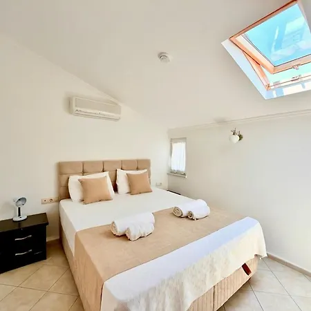 Fethiye-çalış'ta 5 Yatak Odalı 10 Kişilik Coral 4 * Fethiye